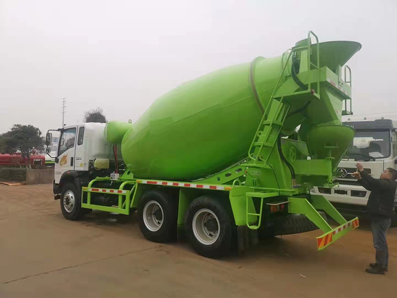 重汽豪曼 后八輪8方攪拌車