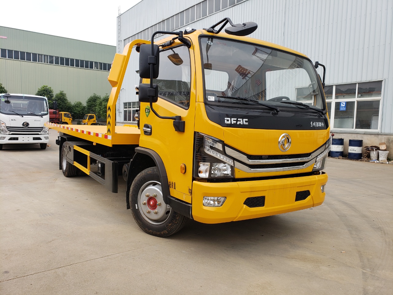 東風多利卡黃牌清障車