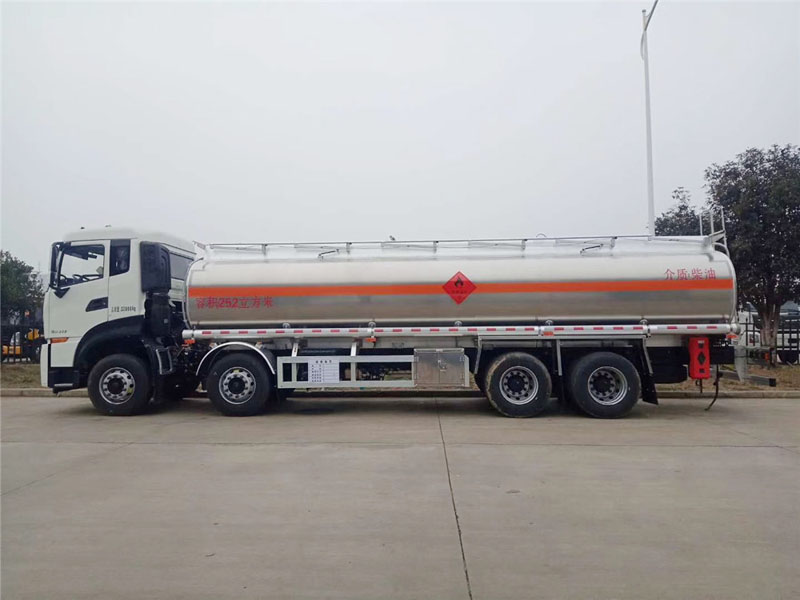 東風天龍前四后八29.7方350馬力鋁合金運油車20噸不超載