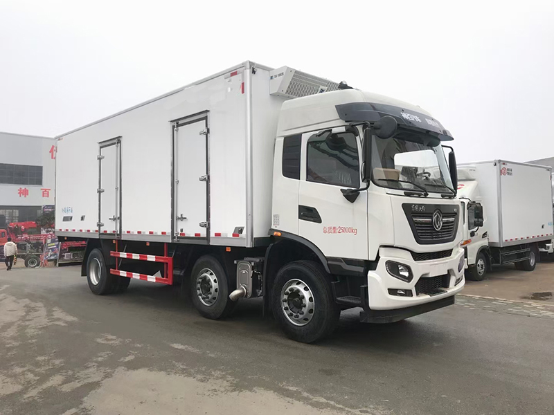 天錦KR小三軸高頂雙臥冷藏車(chē)