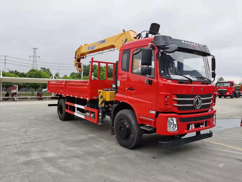 東風(fēng)隨專K5徐工8K單橋隨車吊