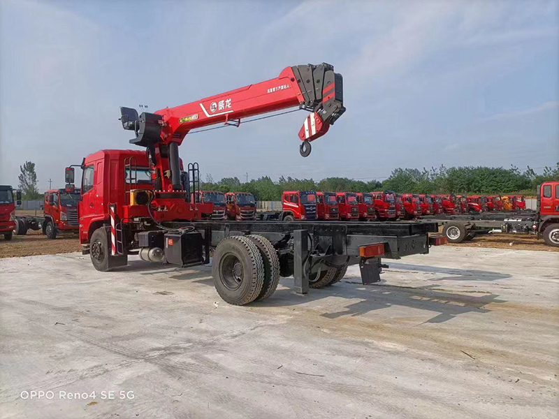 東風暢行D3單橋隨車吊